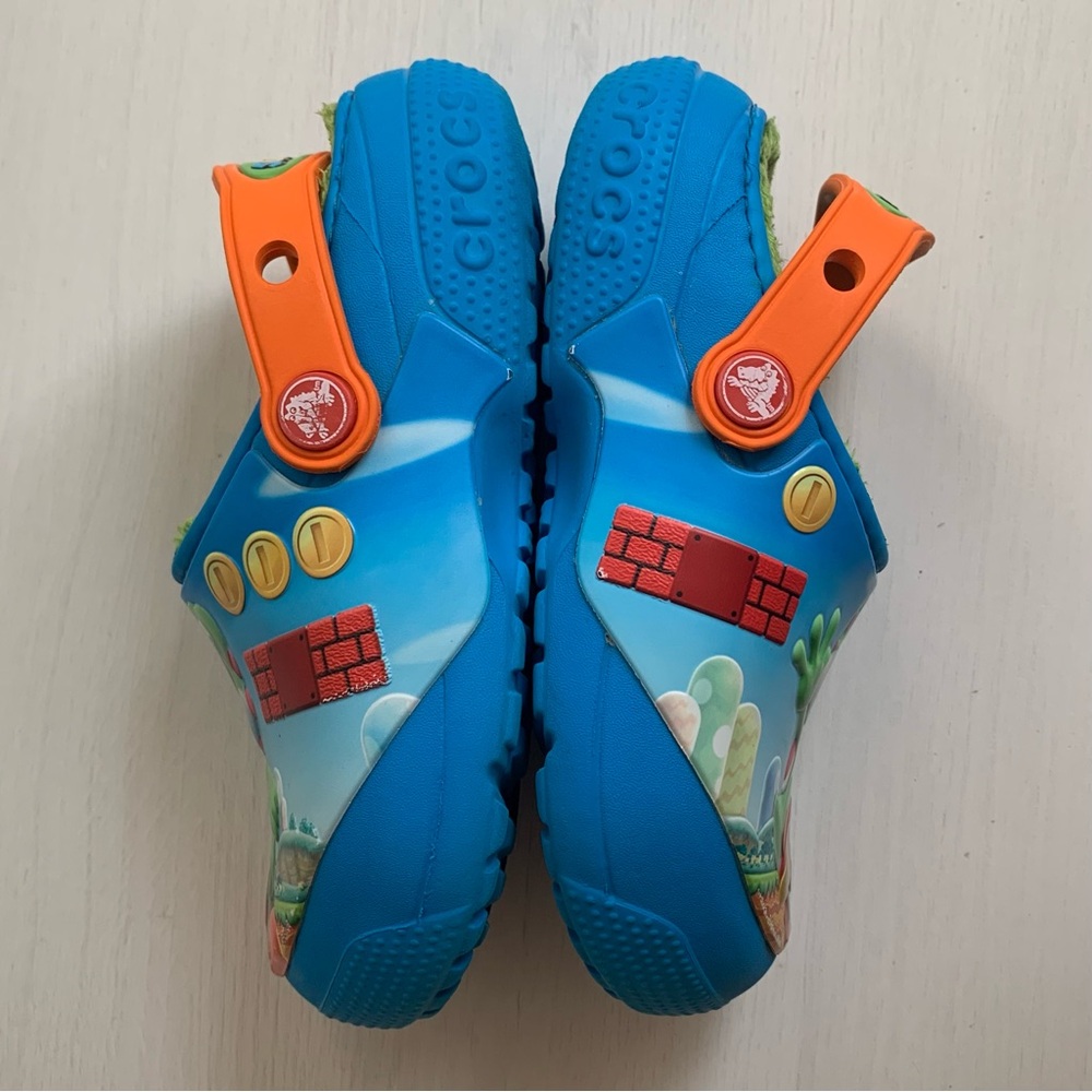 Crocs Kids Super Mario Yoshi Lined Clogs Sandals - Picture 6 of 9